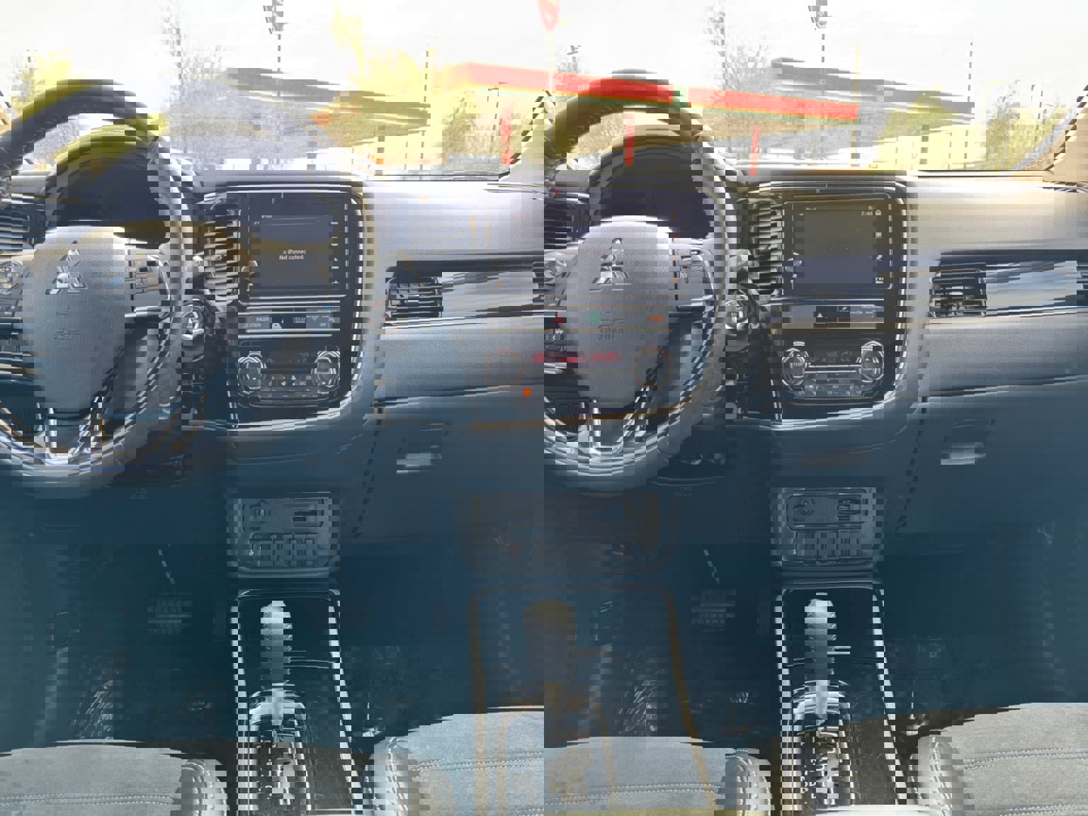 Used 2019 Mitsubishi Outlander SE image 15