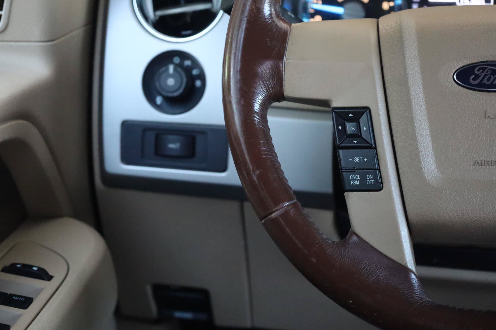 Used 2014 Ford F150 King Ranch w/ King Ranch Luxury Package AWD/4WD image 31