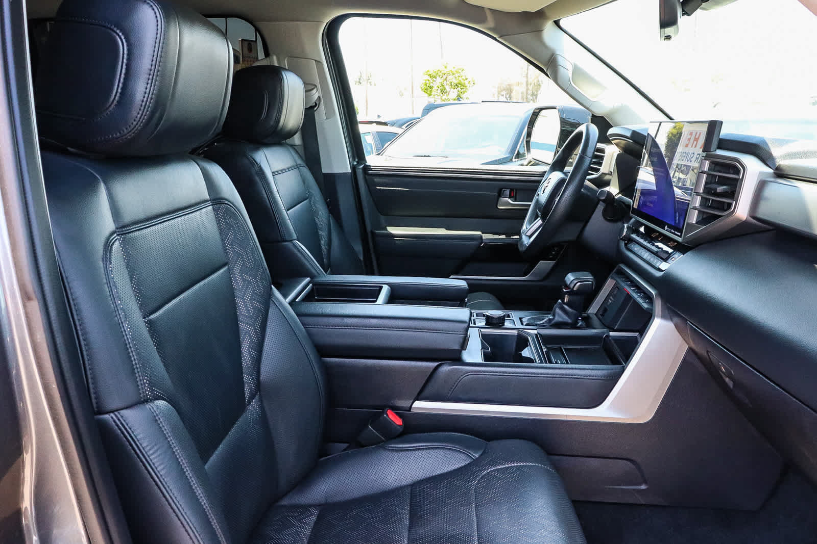 Used 2024 Toyota Tundra Limited w/ TRD Off-Road Package AWD/4WD image 28