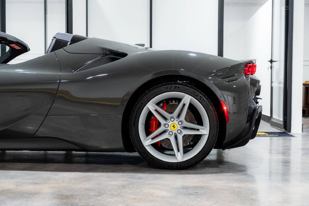 Used 2024 Ferrari SF90 Spider AWD/4WD image 31