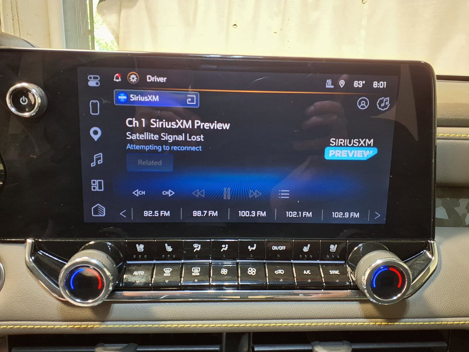 Used 2025 Chevrolet Colorado ZR2 w/ Technology Package AWD/4WD image 13