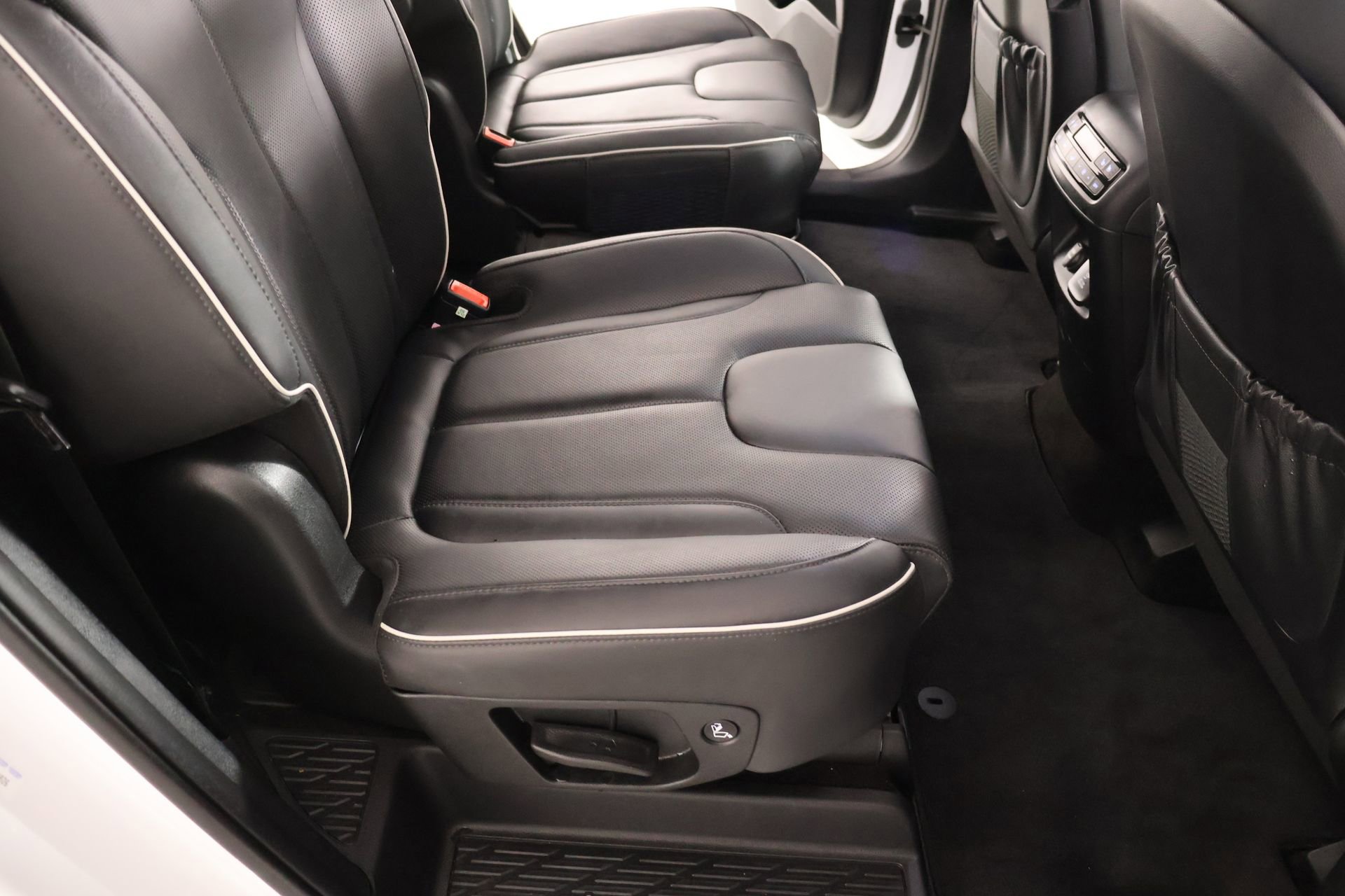 Certified 2025 Hyundai Palisade SEL image 15