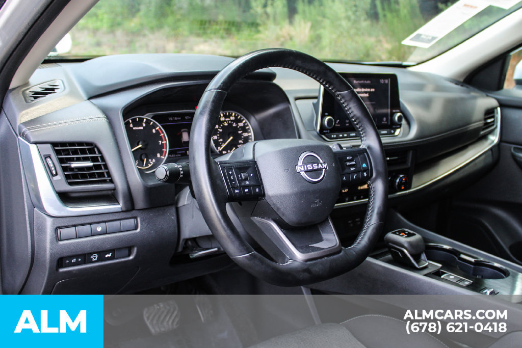 Used 2025 Nissan Rogue SV FWD image 31