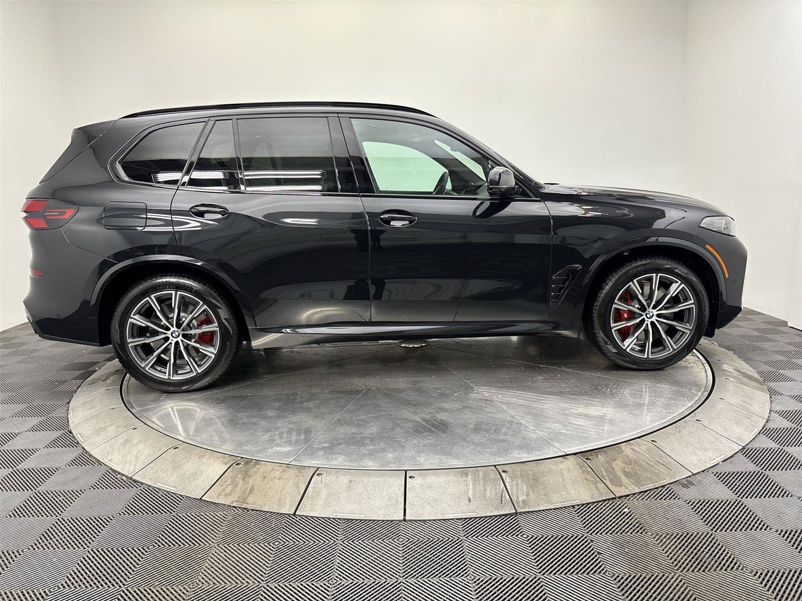 New 2026 BMW X5 xDrive50e w/ M Sport Package AWD/4WD image 17