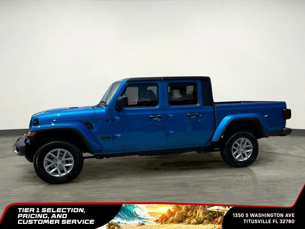 Used 2023 Jeep Gladiator Sport AWD/4WD image 3