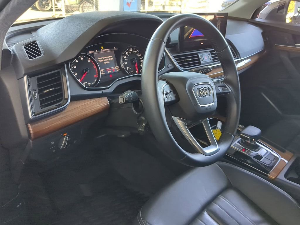 Used 2023 Audi Q5 2.0T Premium w/ Convenience Package image 18