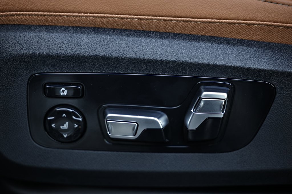 New 2026 BMW X6 xDrive40i w/ Climate Comfort Package image 22