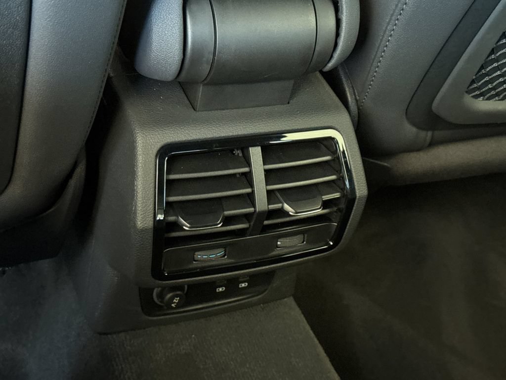 Used 2022 Audi Q3 2.0T Premium Plus AWD/4WD image 16
