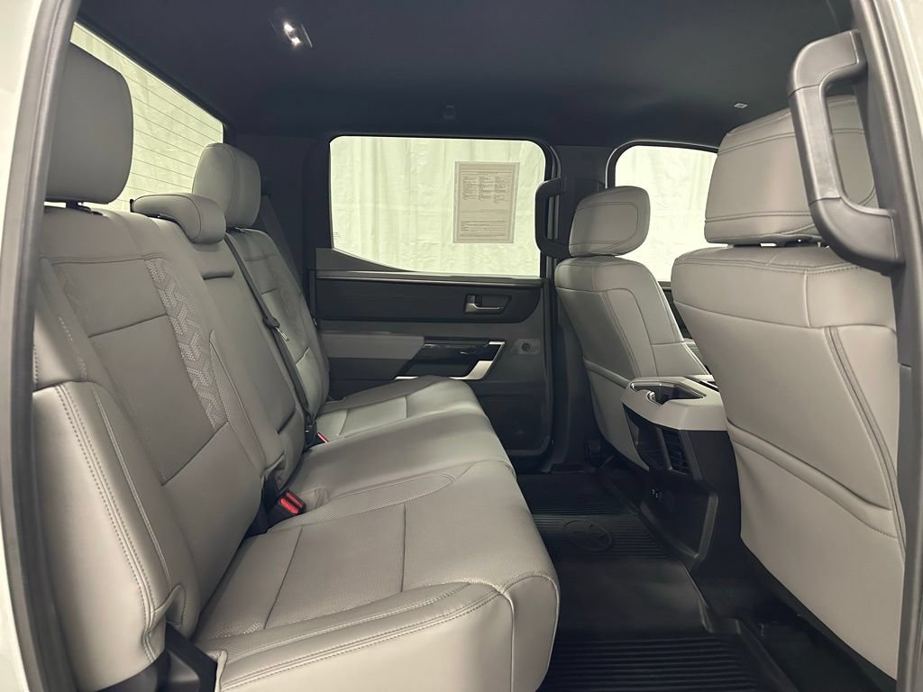 Used 2025 Toyota Tundra Limited AWD/4WD image 54
