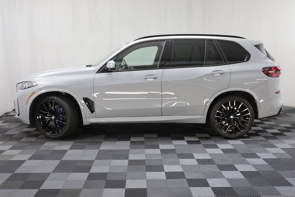 Used 2024 BMW X5 xDrive40i w/ M Sport Package AWD/4WD image 4