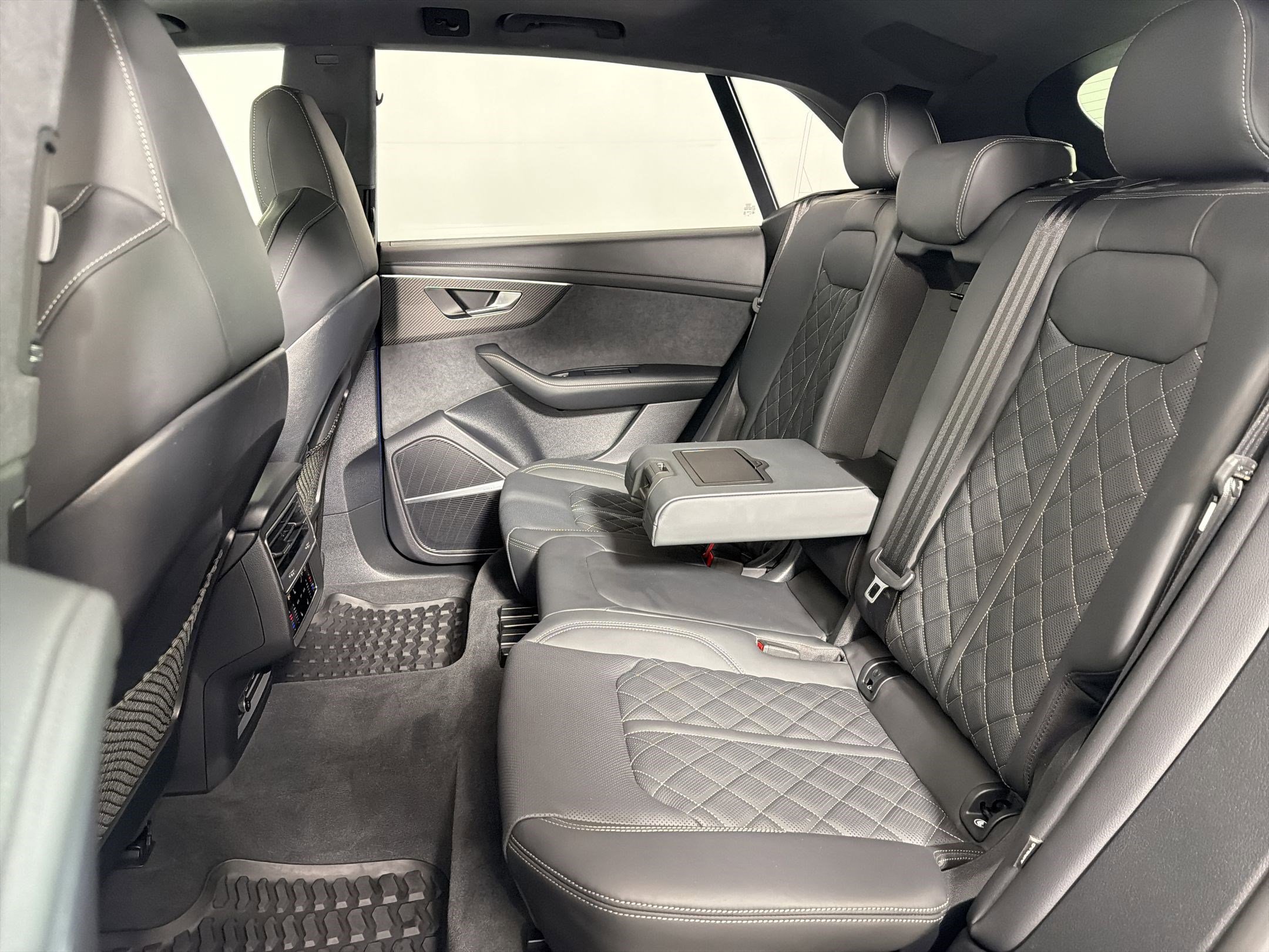 Certified 2025 Audi SQ8 Prestige image 27