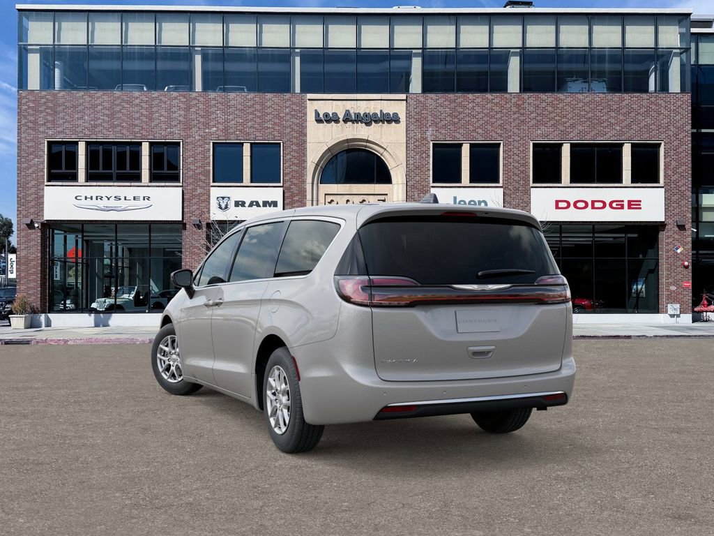 New 2026 Chrysler Pacifica Select FWD image 3