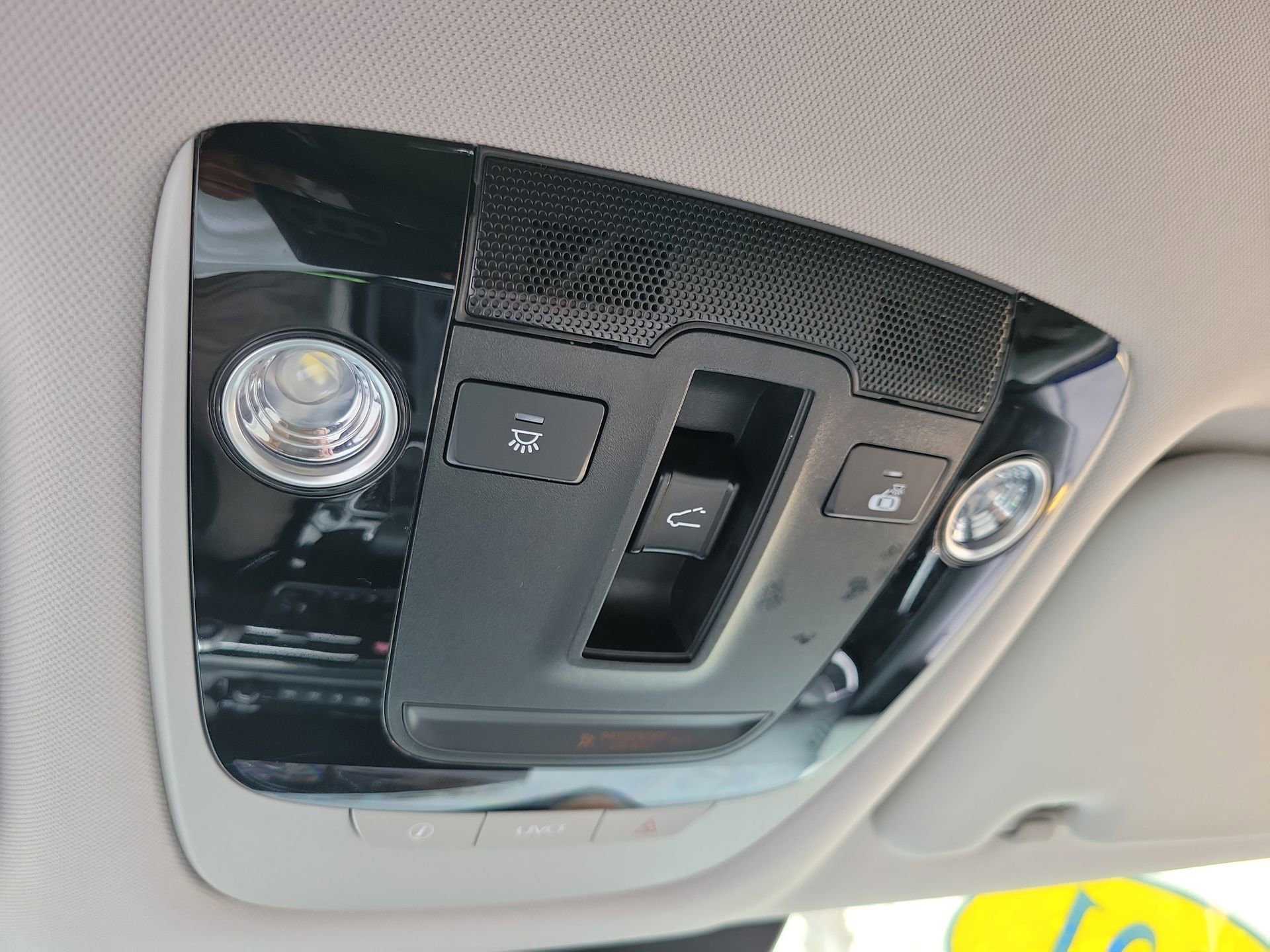 Used 2021 Kia Seltos SX w/ SX Sunroof Package AWD/4WD image 21