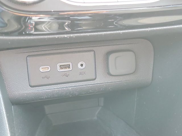 Used 2023 Buick Encore GX Select w/ Sport Touring Package FWD image 28