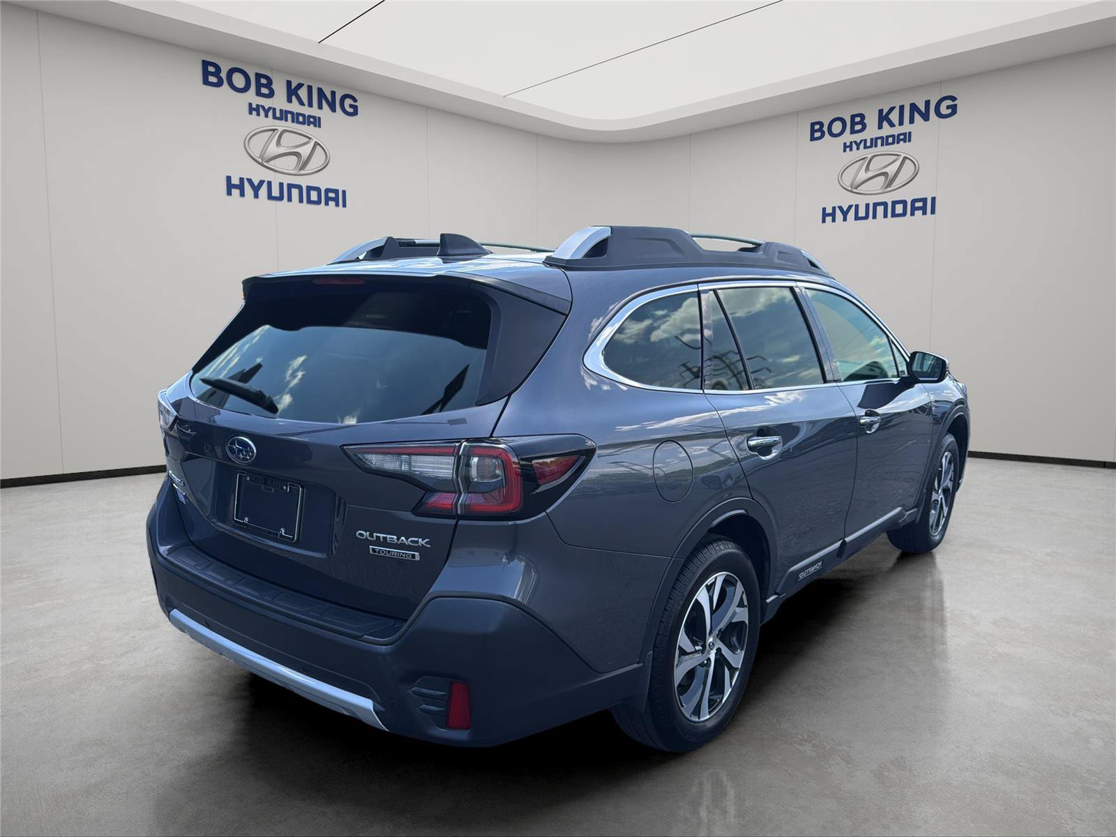 Used 2022 Subaru Outback Touring w/ Popular Package #2 AWD/4WD image 5