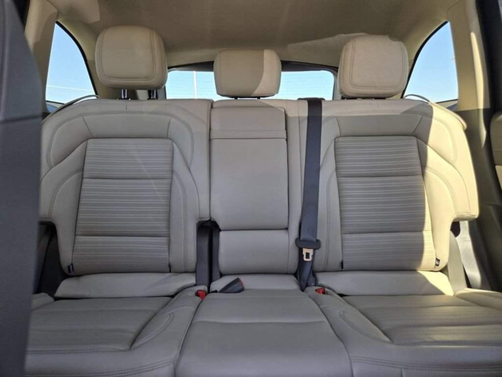 Used 2025 Lincoln Nautilus Reserve AWD/4WD image 12
