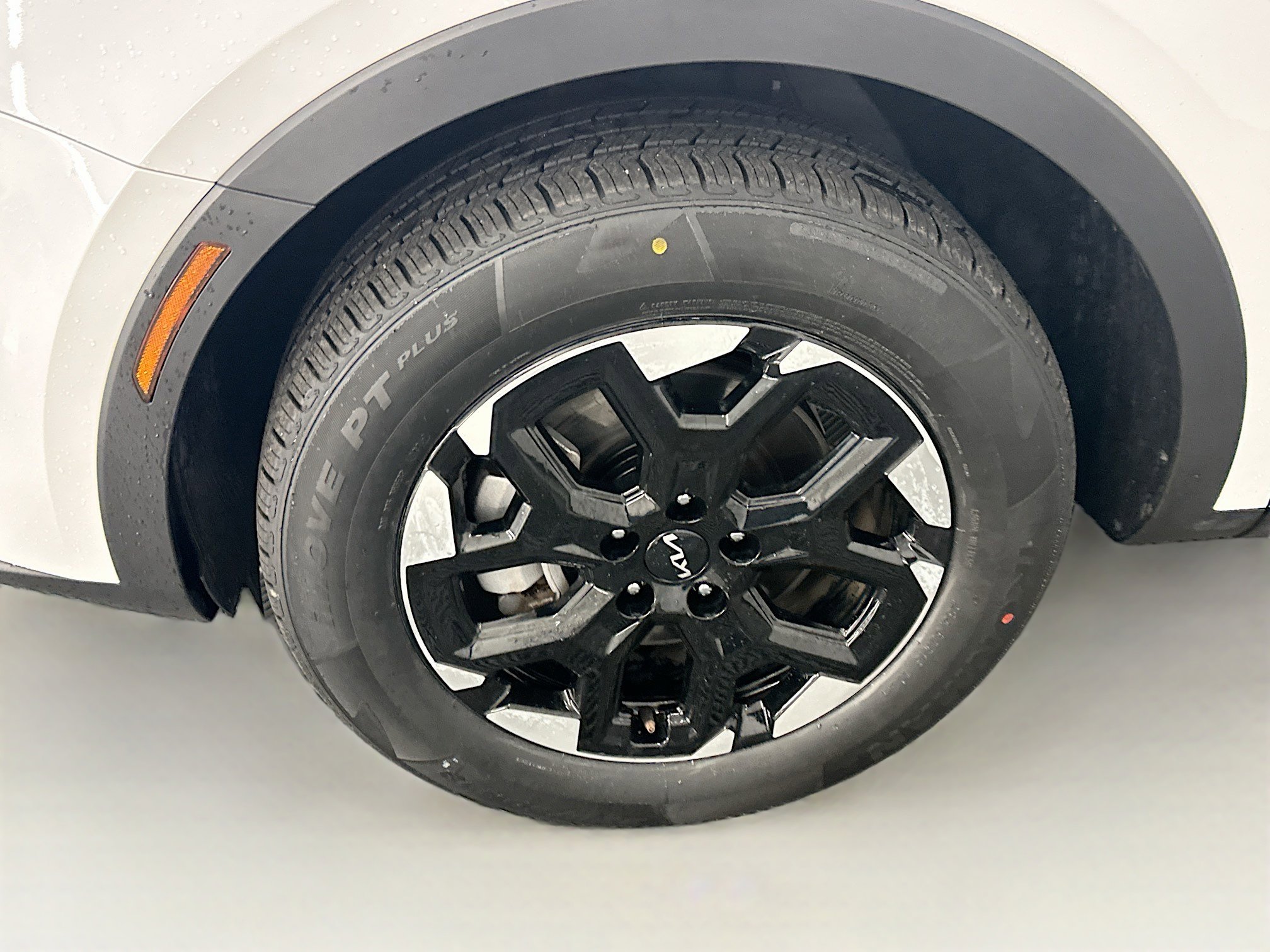 Used 2024 Kia Sorento S image 11