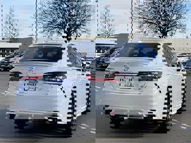 Used 2022 Toyota Camry SE image 4