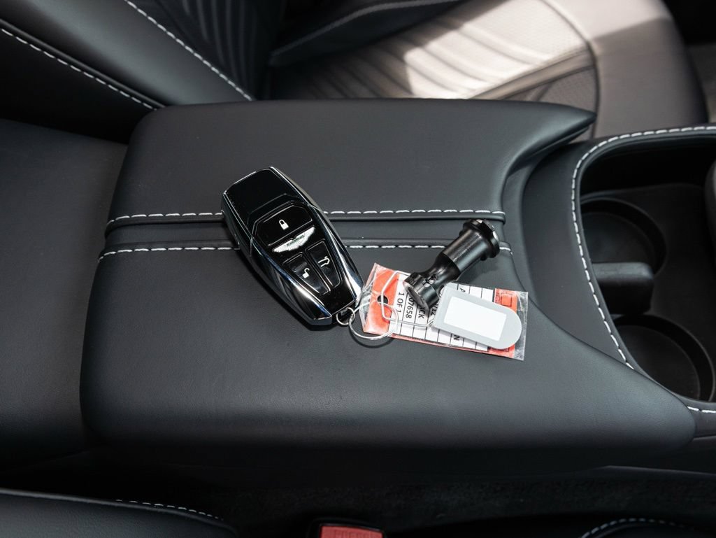 Used 2023 Aston Martin V12 Vantage RWD image 57
