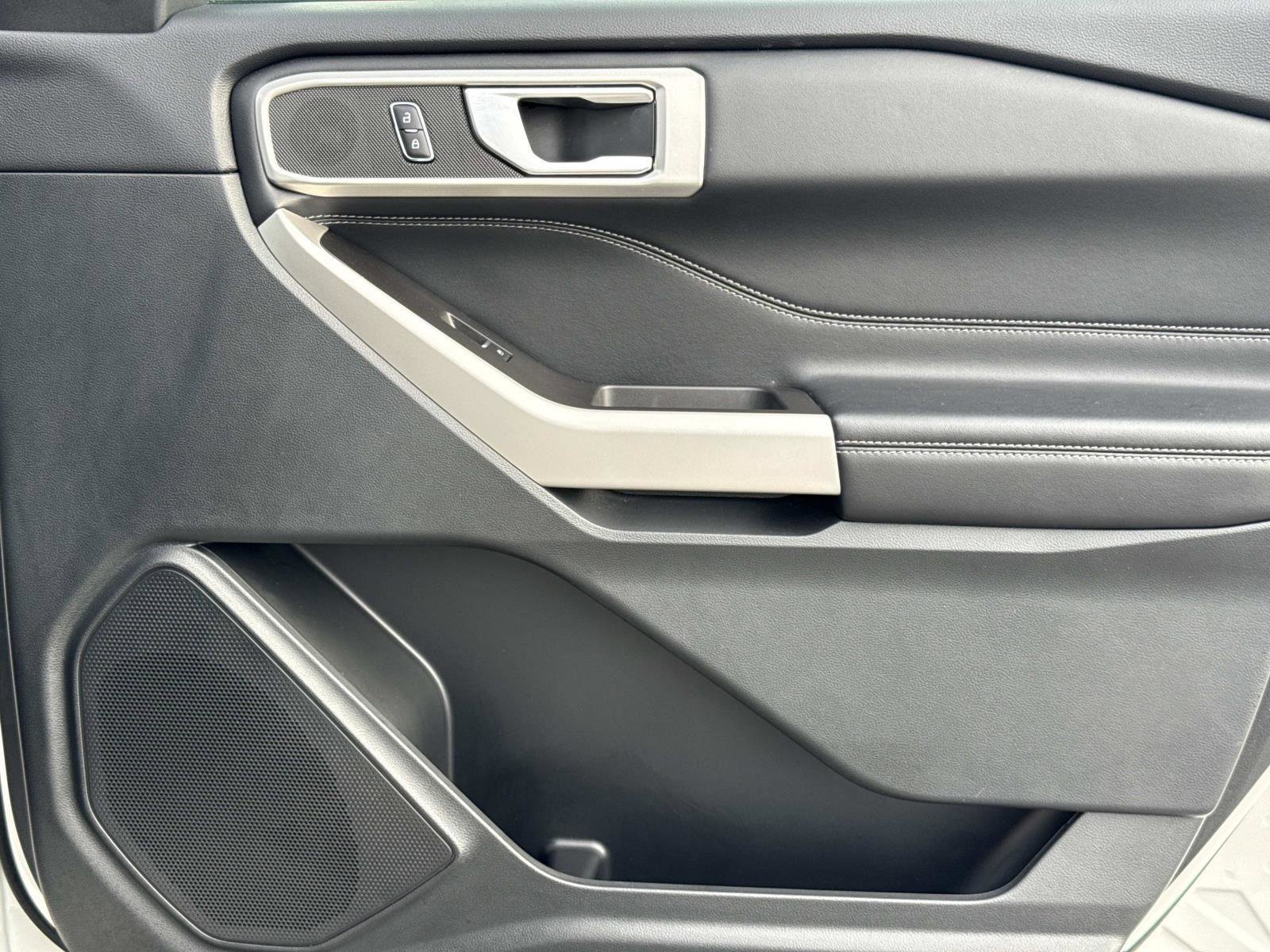 Used 2023 Ford Explorer XLT image 19