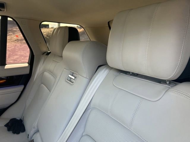 Used 2020 Land Rover Range Rover HSE image 8