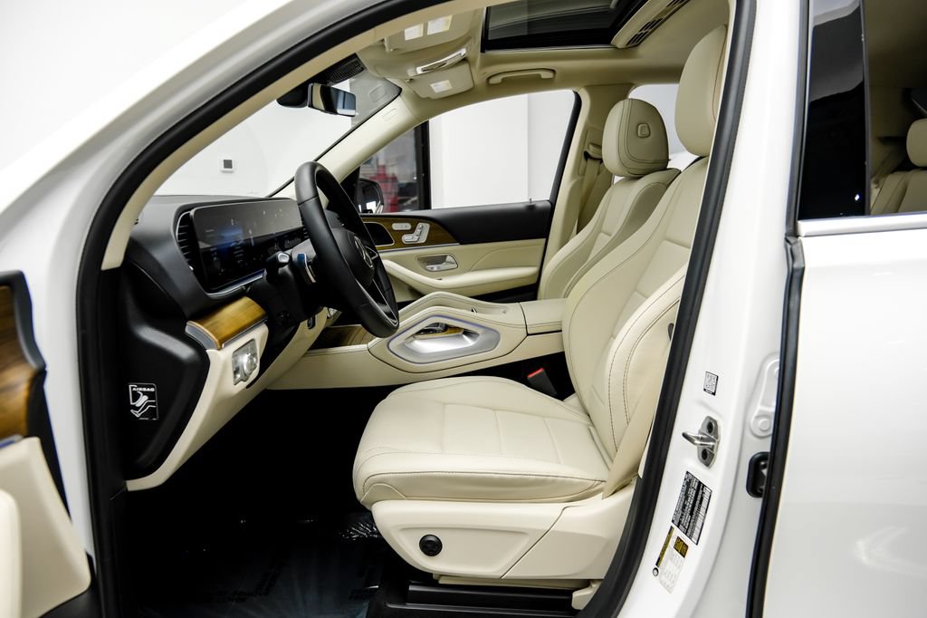 Used 2025 Mercedes-Benz GLE 450e 4MATIC w/ Driver Assistance Package image 6
