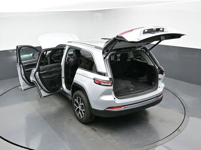 Used 2023 Jeep Grand Cherokee Limited image 44