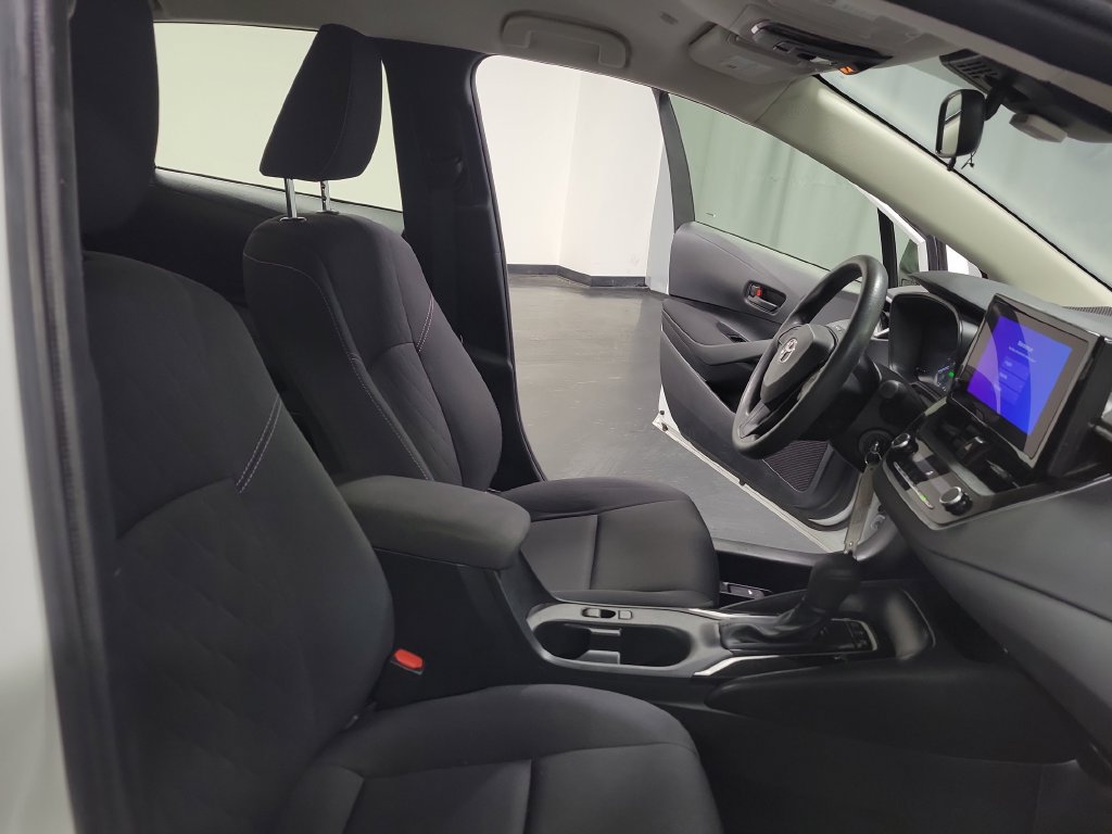 Used 2024 Toyota Corolla LE FWD image 32