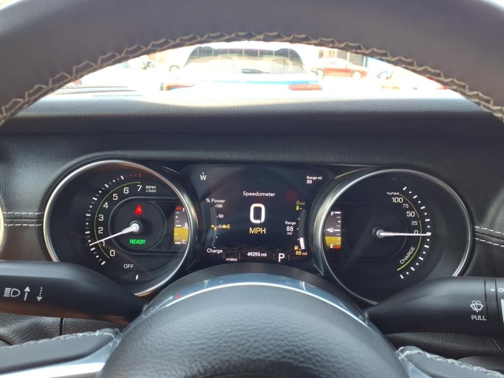 Used 2023 Jeep Wrangler Unlimited Sahara image 10