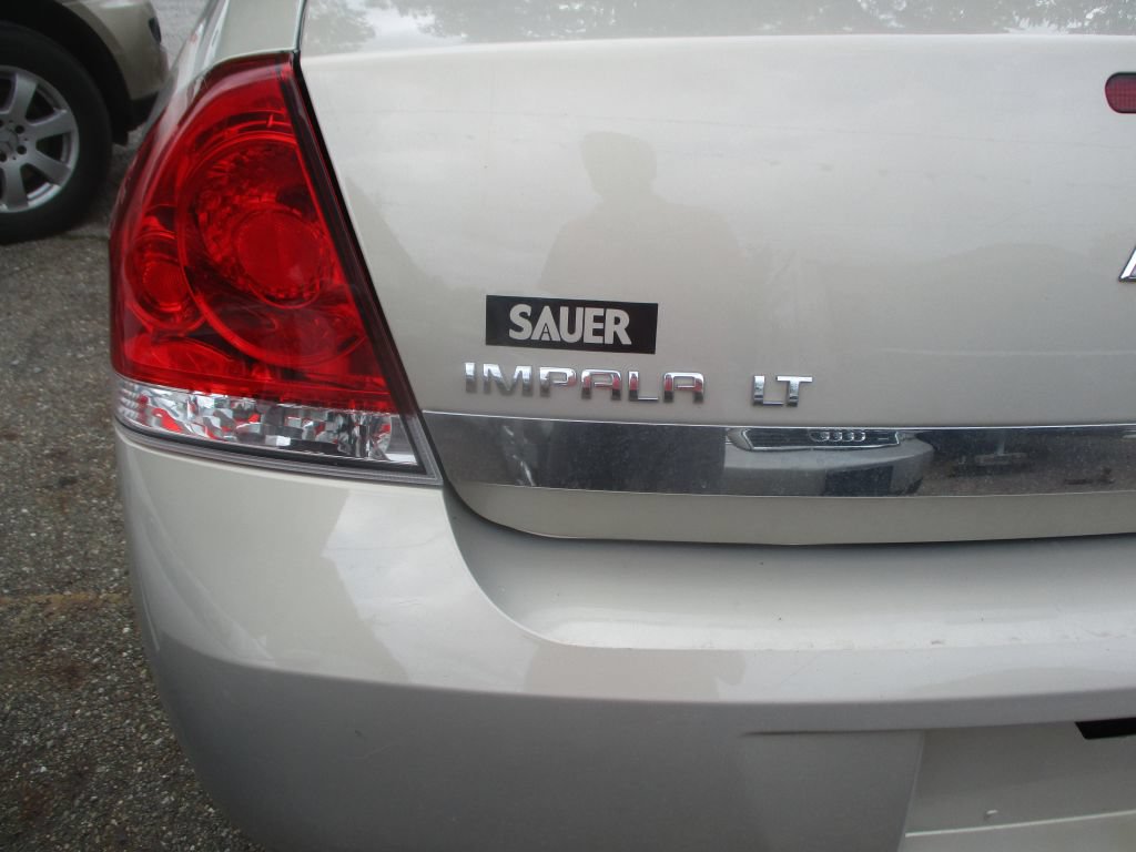 Used 2011 Chevrolet Impala LT FWD image 7