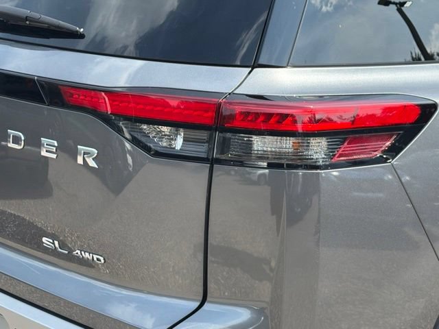 Used 2023 Nissan Pathfinder SL AWD/4WD image 13
