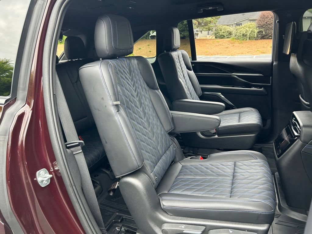 Used 2026 Cadillac Escalade IQ Sport 1 w/ LPO, Floor Liner Package AWD/4WD image 55