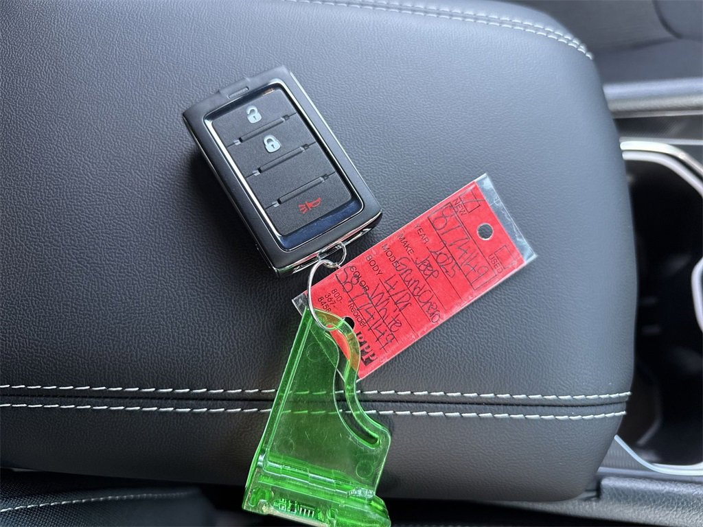 New 2025 Jeep Grand Cherokee L Laredo w/ Trailer Tow Package image 26