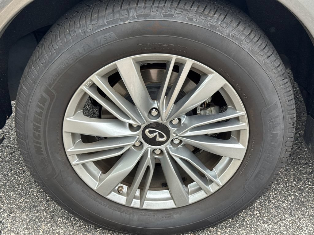Used 2019 INFINITI QX80 Luxe w/ All-Season Package RWD image 17