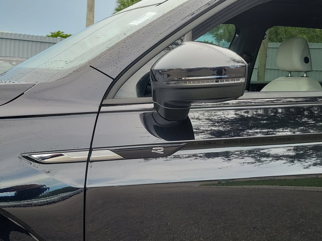 Certified 2023 Volkswagen Tiguan SE R-Line FWD image 14