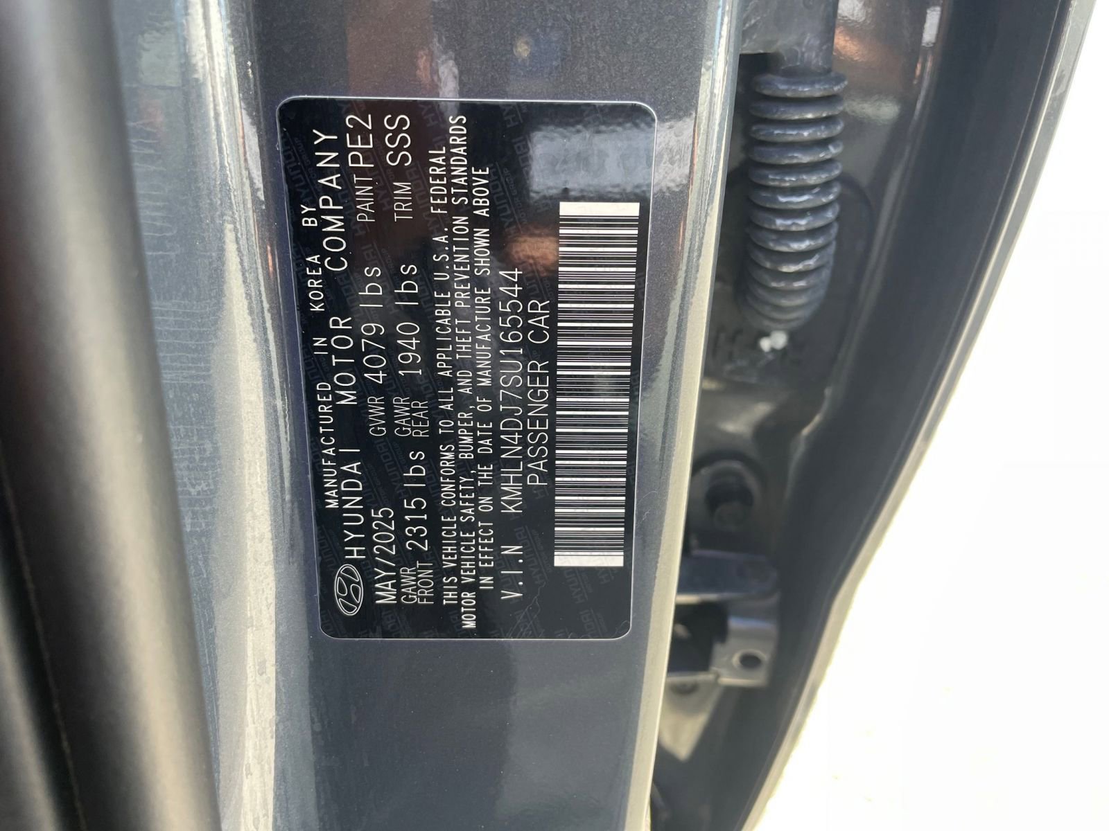 Used 2025 Hyundai Elantra Limited image 32