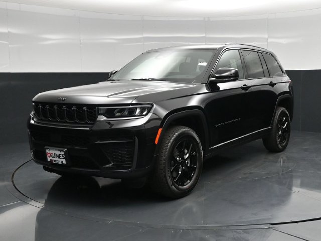 New 2026 Jeep Grand Cherokee Altitude AWD/4WD image 5