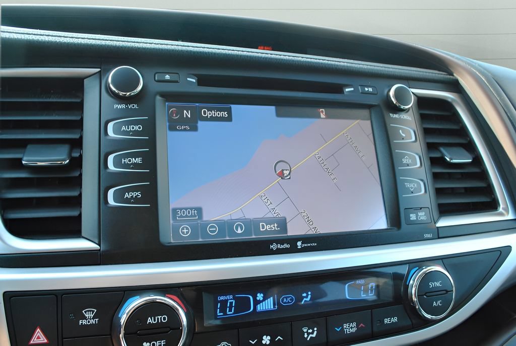 Used 2015 Toyota Highlander XLE AWD/4WD image 21