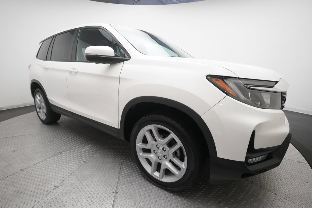 Certified 2025 Honda Passport EX-L image 37