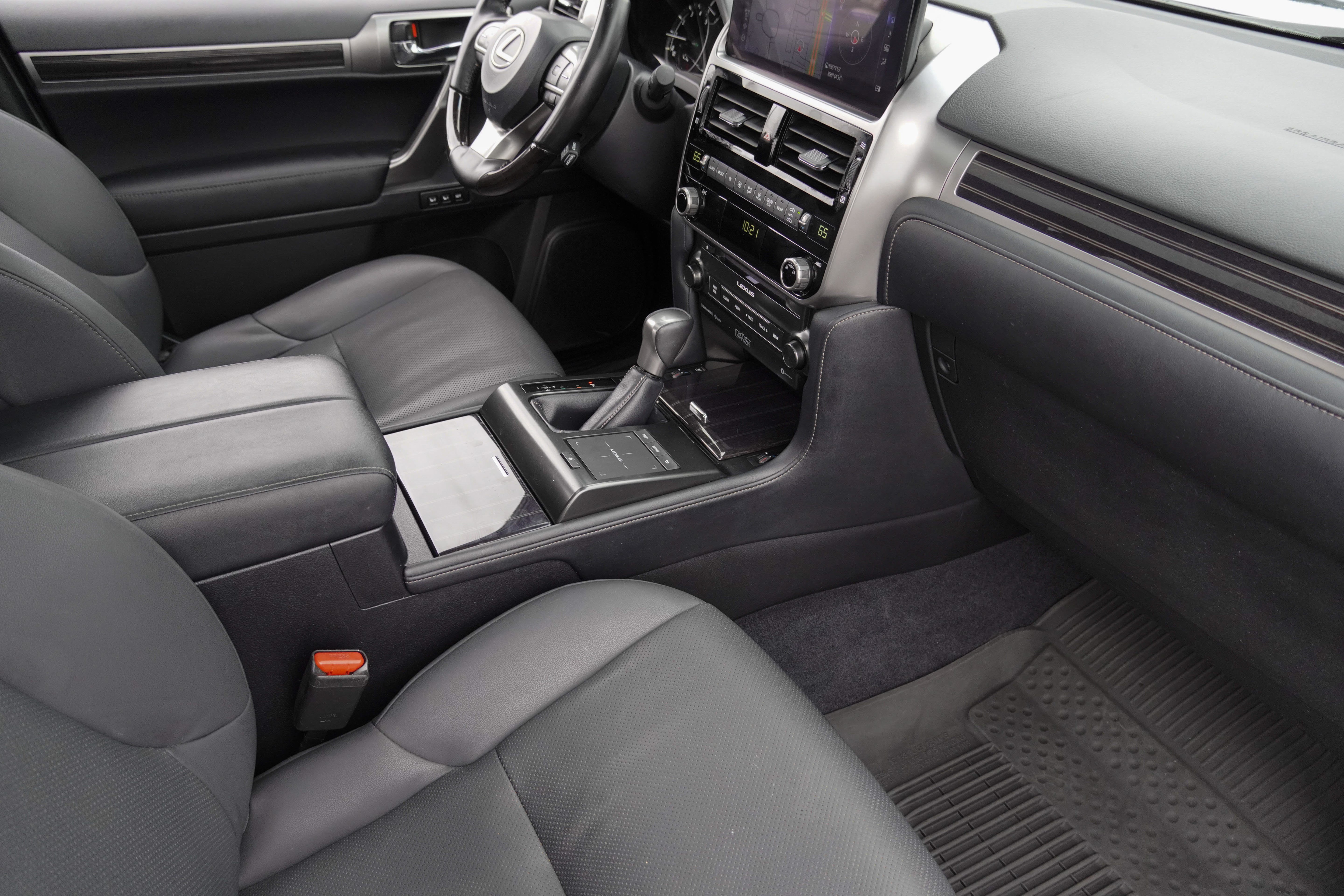 Used 2022 Lexus GX 460 Premium w/ Accessory Package AWD/4WD image 10