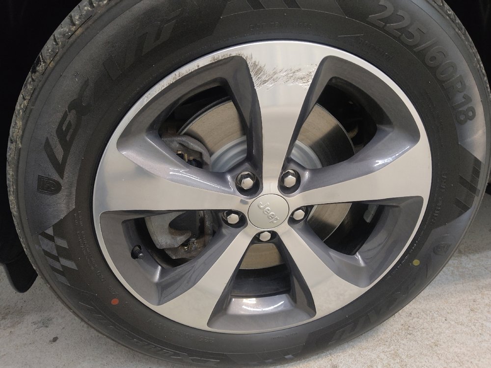 Used 2019 Jeep Cherokee Limited image 31