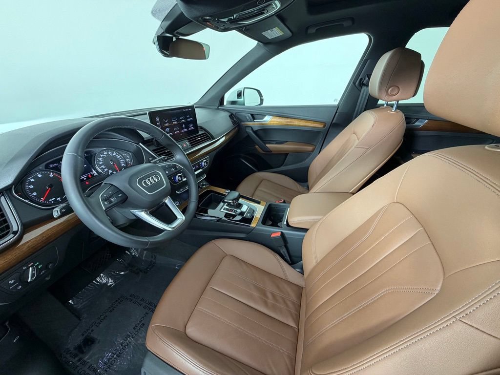 Used 2022 Audi Q5 2.0T Premium w/ Convenience Package AWD/4WD image 4