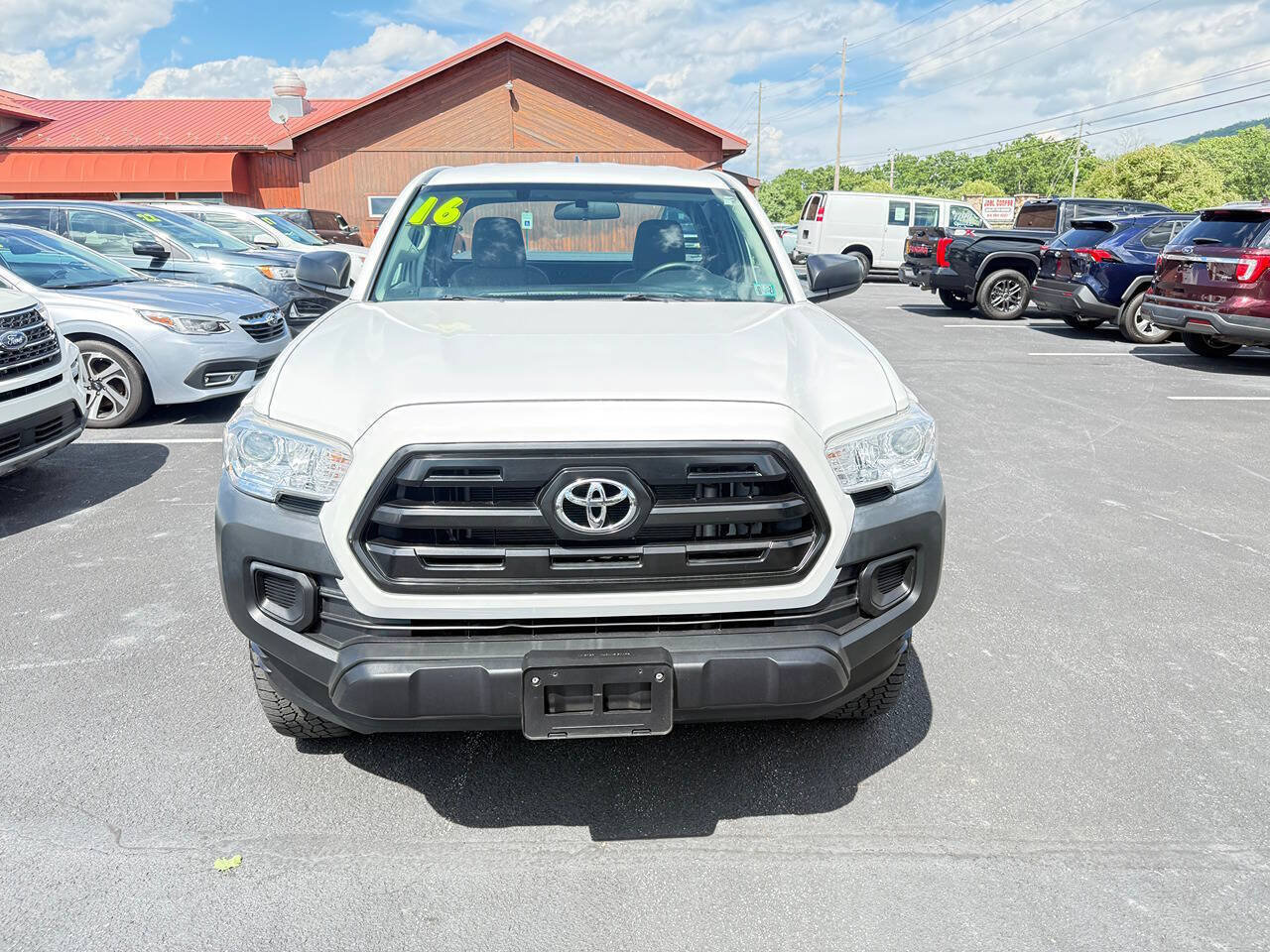 Used 2016 Toyota Tacoma SR AWD/4WD image 3