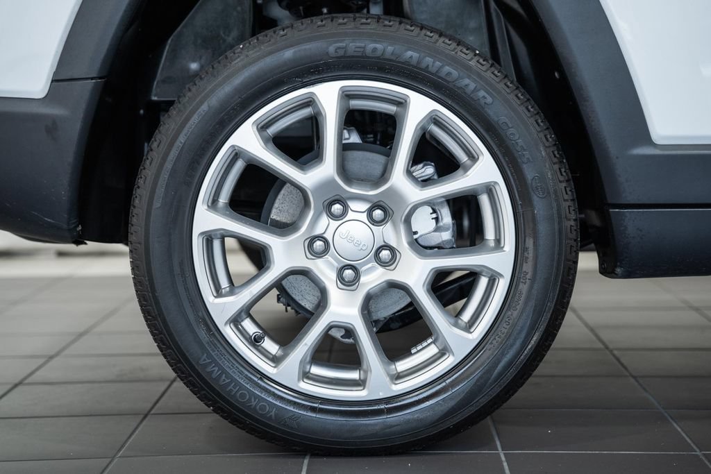 Certified 2023 Jeep Compass Latitude AWD/4WD image 16