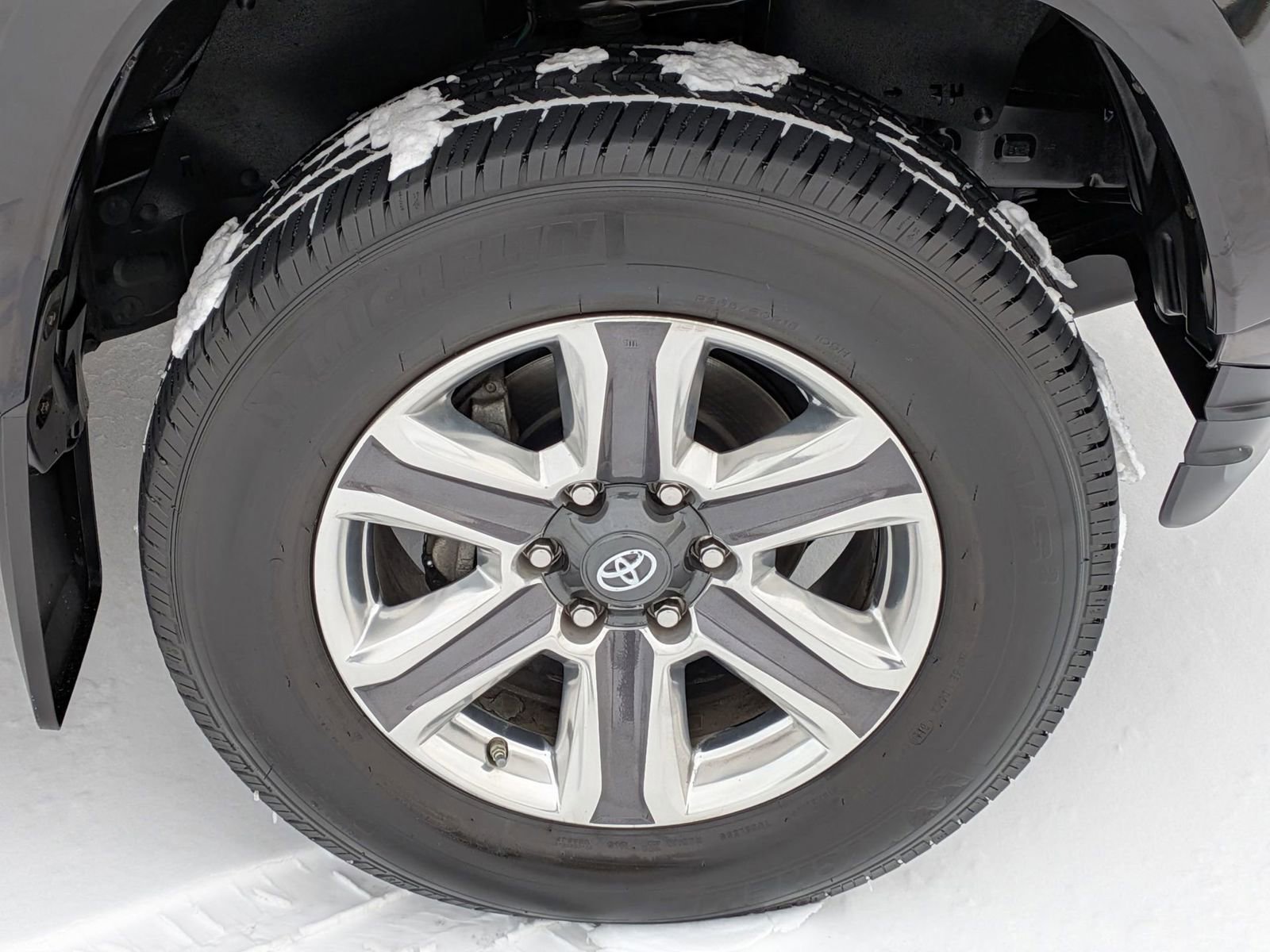 Used 2019 Toyota Tacoma Limited image 10