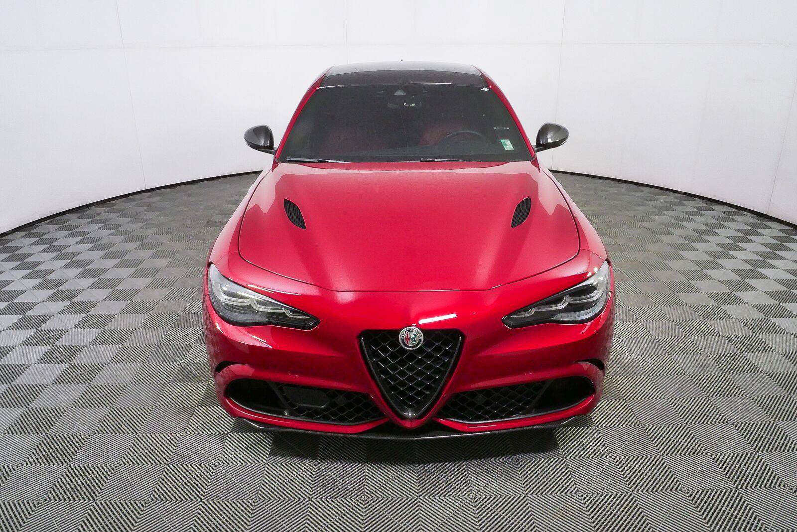 Used 2024 Alfa Romeo Giulia Quadrifoglio RWD image 31