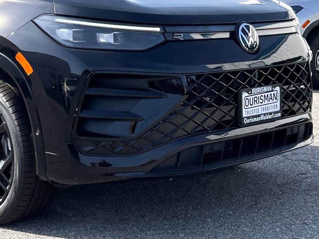 New 2026 Volkswagen Tiguan SE R-Line image 2