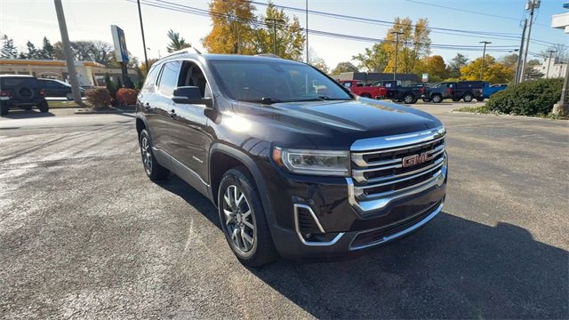 Used 2023 GMC Acadia SLT image 2