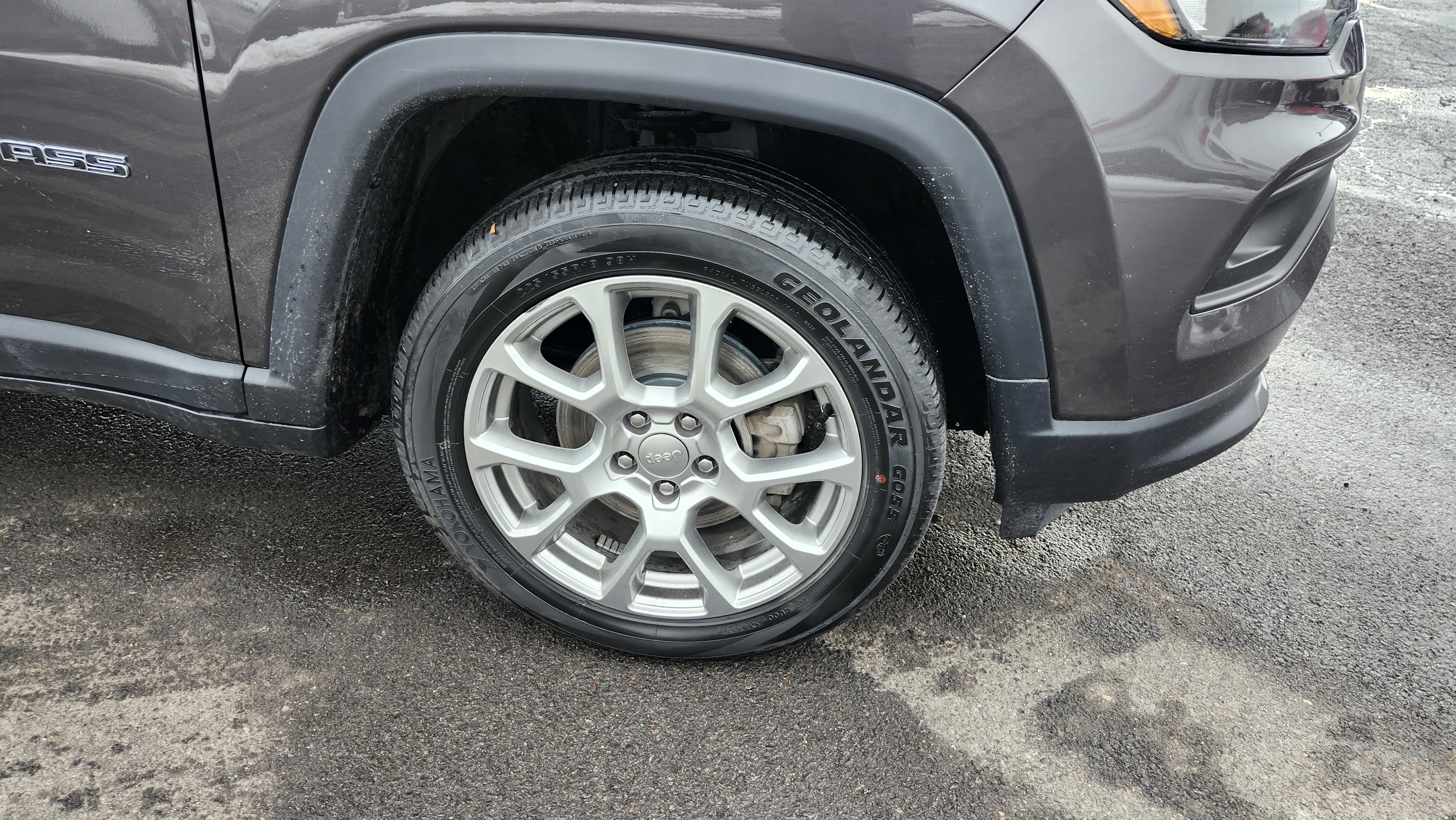 Used 2022 Jeep Compass Latitude image 12