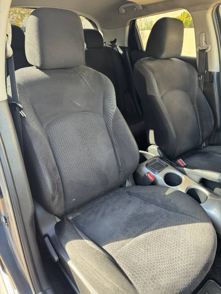 Used 2011 Nissan Juke SV FWD image 23